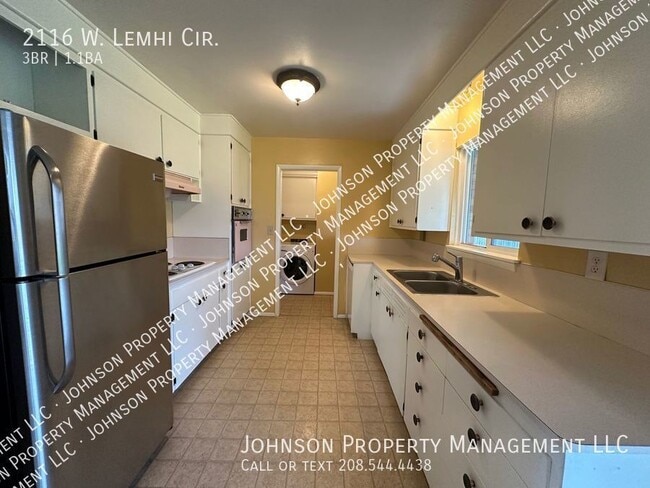 Building Photo - 2116 W Lemhi St