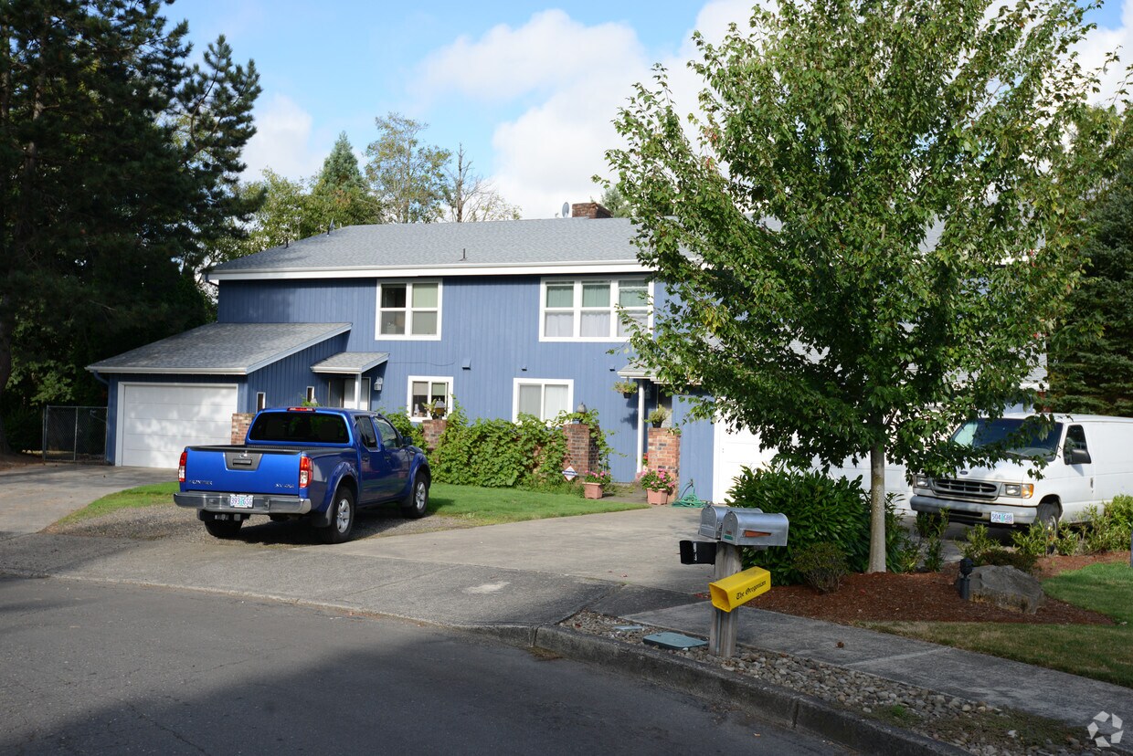 Primary Photo - 2985 NE 18th Ct