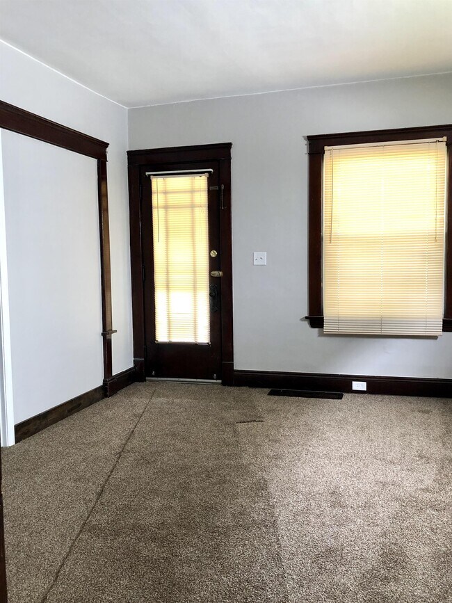 Foto del edificio - 12702 Griffing Ave