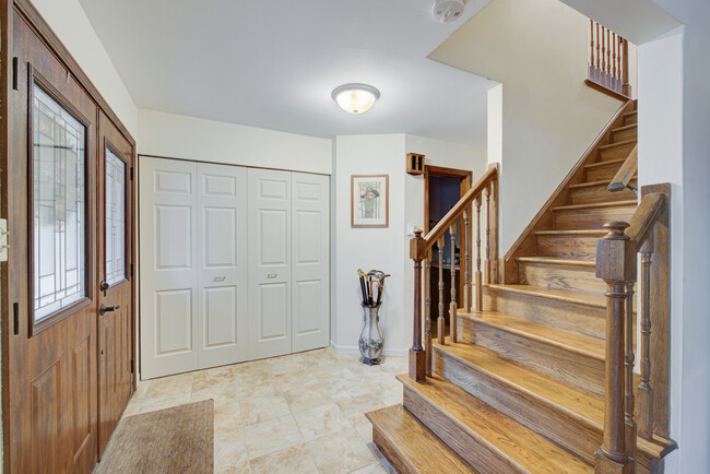 Foto del edificio - 1717 N Burning Bush Ln