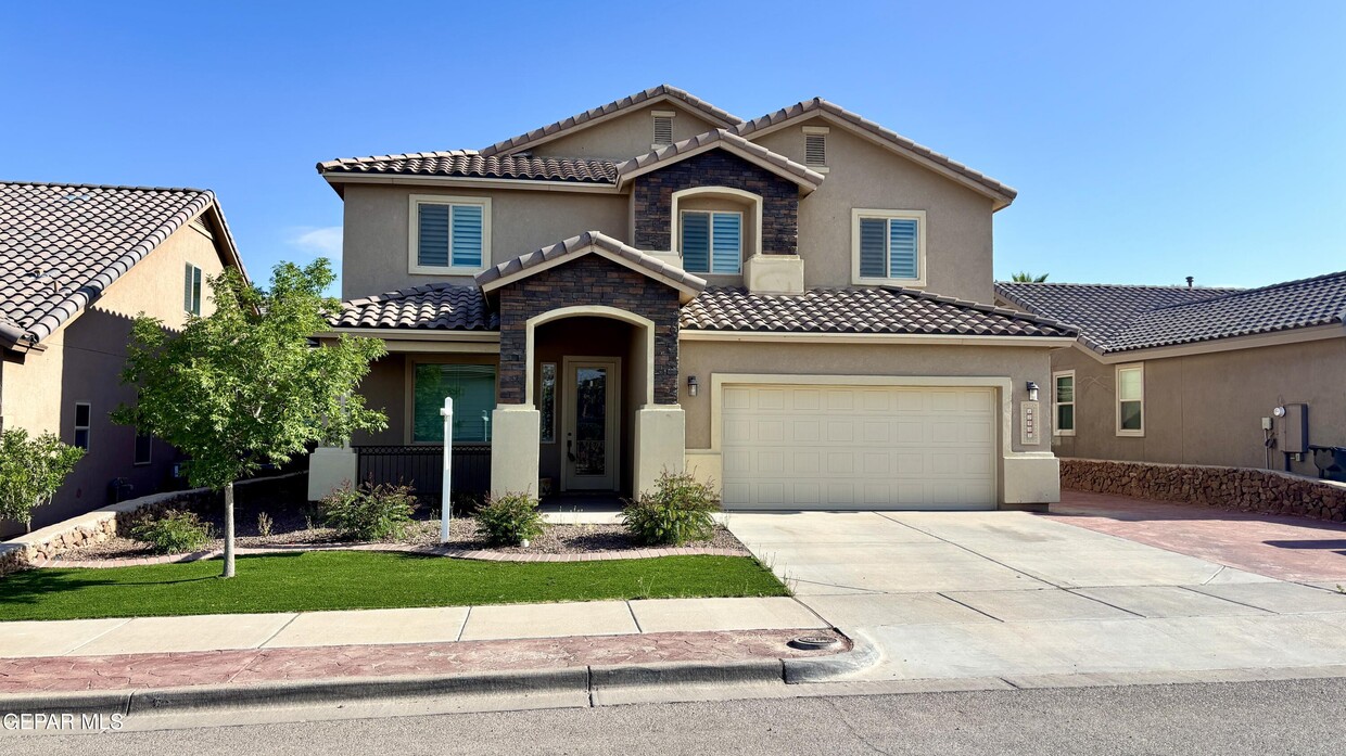 Primary Photo - 12437 Pleasant Crest