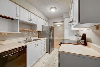 Building Photo - 4565 S Lowell Blvd