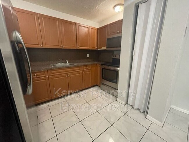 Building Photo - 7750 SW 10th Ct