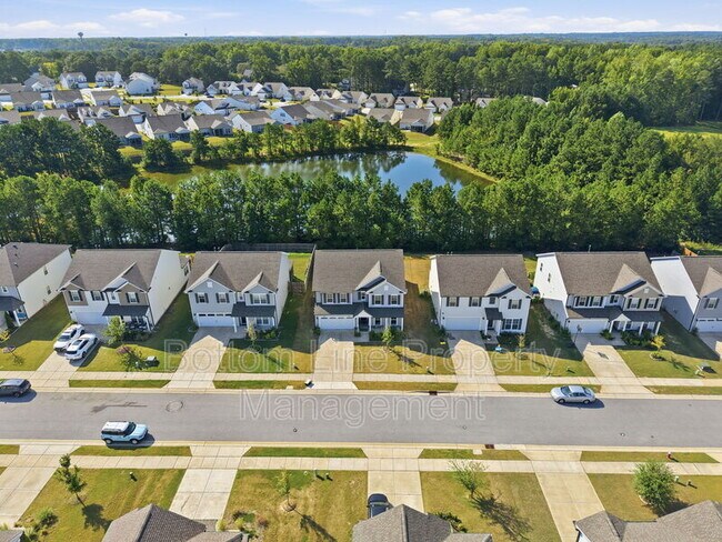 Foto del edificio - 2230 Bethpage Dr