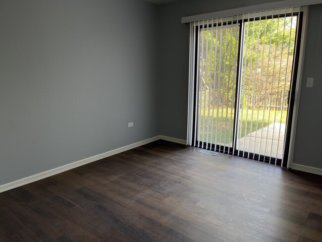 Building Photo - 1221 Springdale Cir