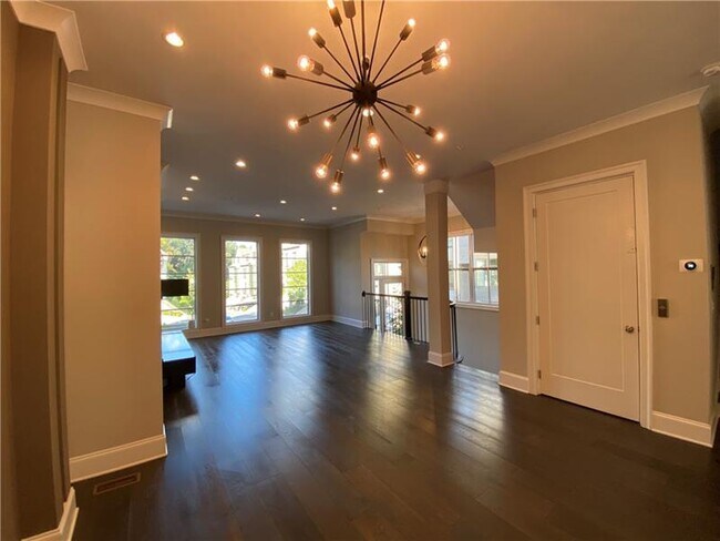 Foto del edificio - 2112 Peach Ln SE