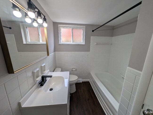 Foto del edificio - 110 Cromwell Pl