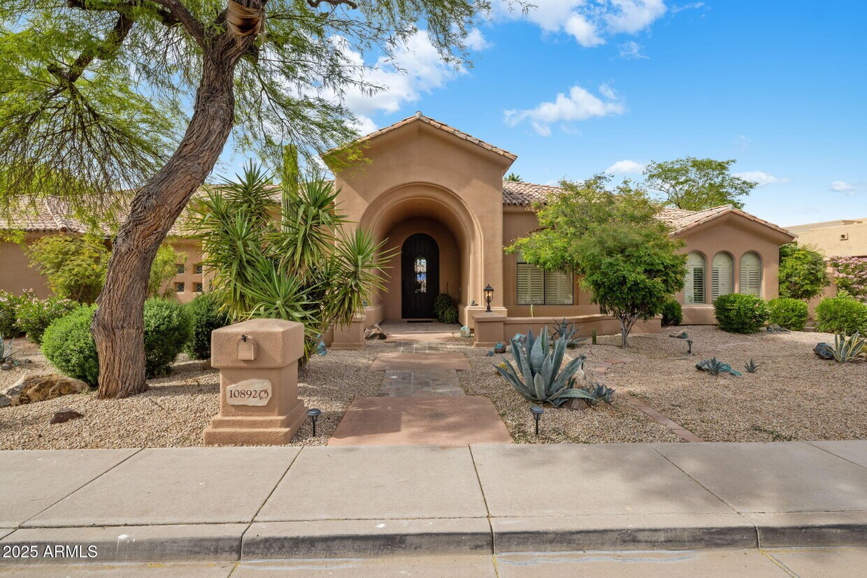 Foto principal - 10892 E Gold Dust Ave