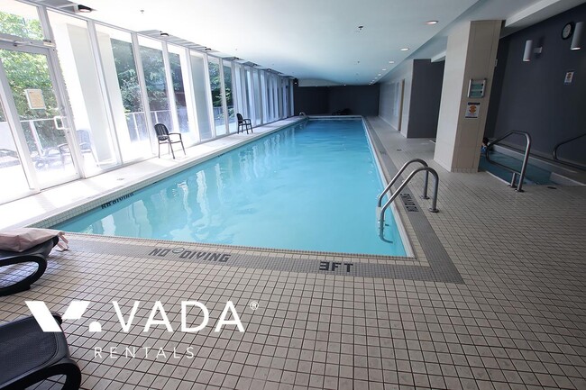Building Photo - Azura 2 Bed Apartment Rental 3103-1438 Ric...