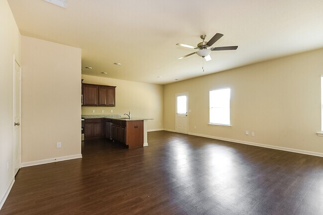 Foto del edificio - 147 Innis Brk Cir