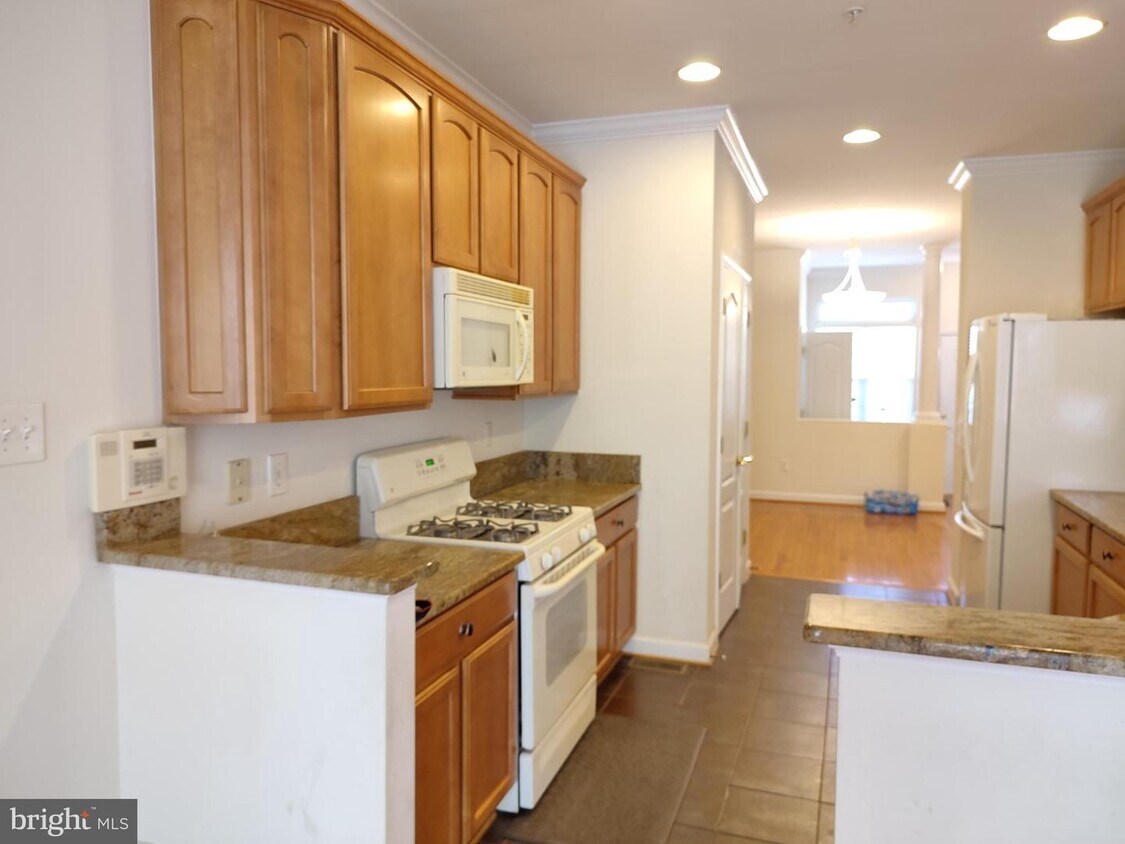 9745 Evening Bird Ln, Laurel, MD 20723 Townhome Rentals in Laurel MD
