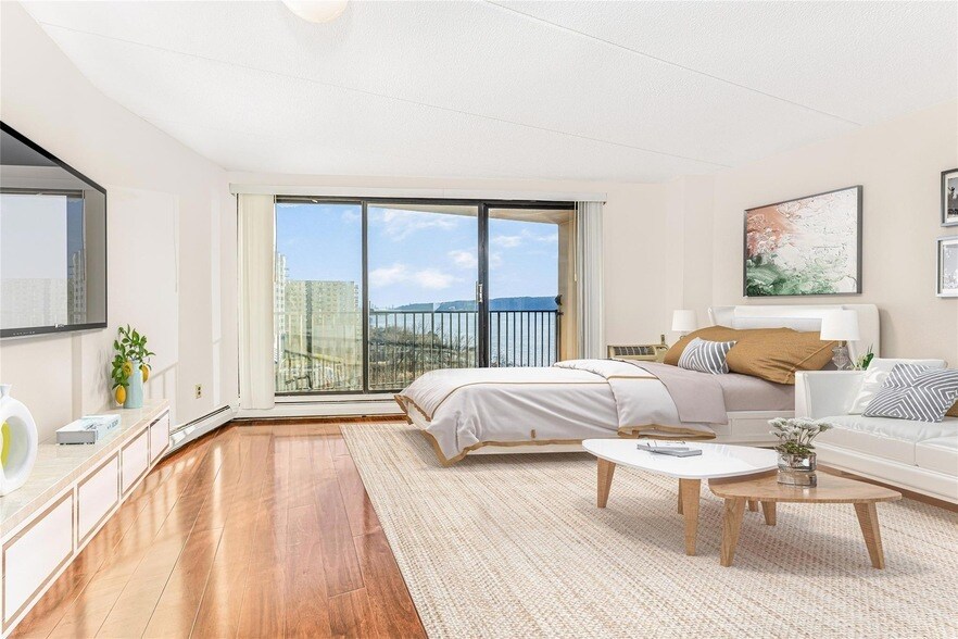 Foto principal - 1155 Warburton Ave
