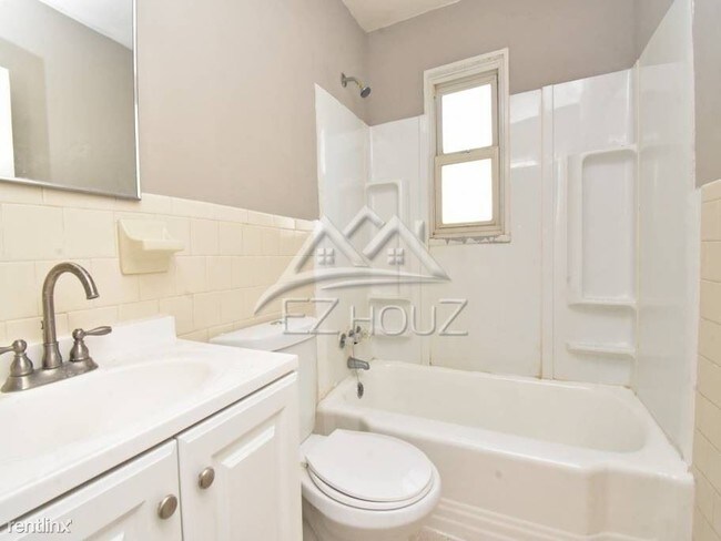 Building Photo - 2 br, 1 bath Apartment - 422 Old Home Rd