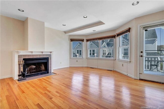 Building Photo - 239 Front St