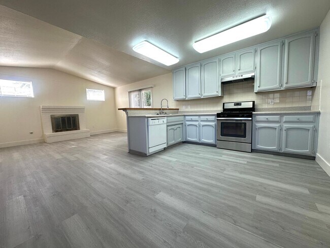 Foto del edificio - Beautifully Remodeled Home in the Heart of Manteca!