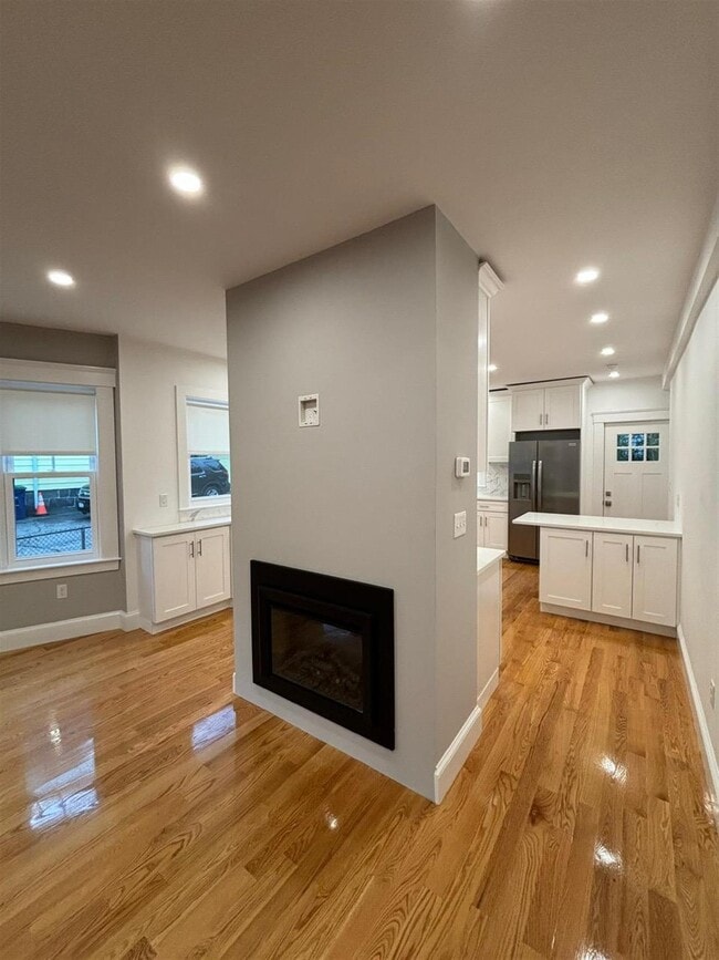 Building Photo - 26 Fenwick St