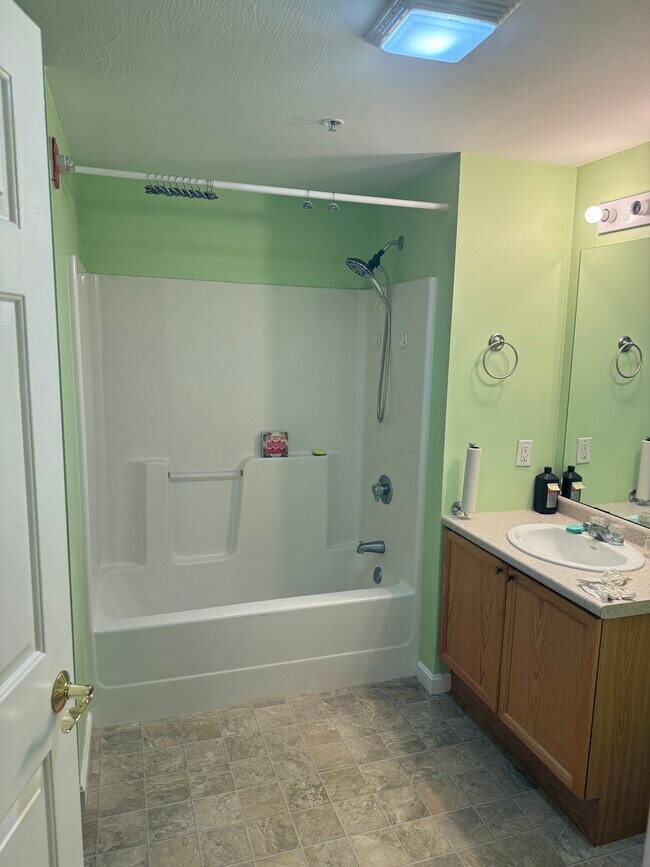 Foto del edificio - 6 Crestview Cir