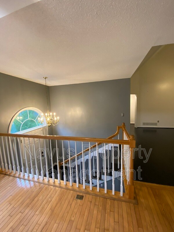 Building Photo - 9785 Whitetail Rd