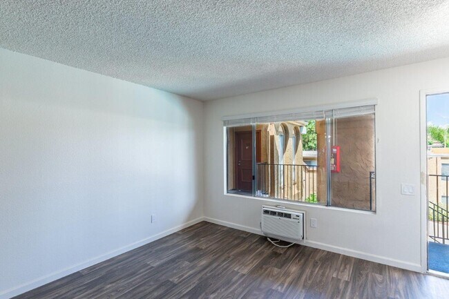 Foto del interior - Poway Parkview
