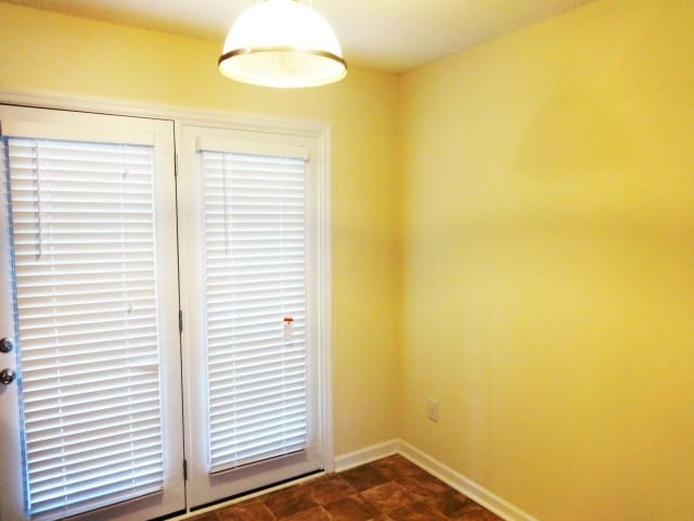 Building Photo - 228 Trickle Dr