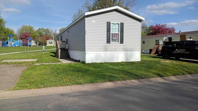 Building Photo - 36 Meggan Dr