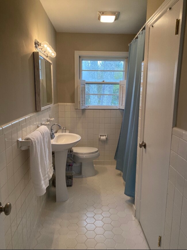 Building Photo - 1504 Mother Goose Trail