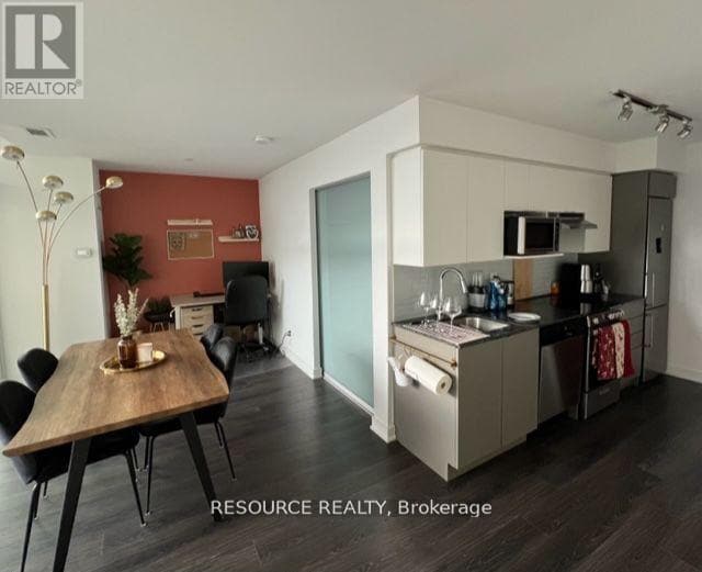 Building Photo - 120 Varna Dr