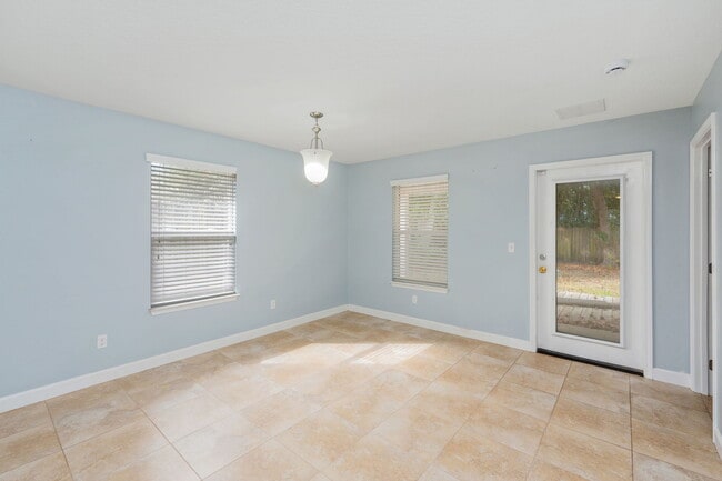 Building Photo - 202 Paschel Ave