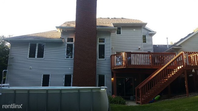 Building Photo - 4 br, 3.5 bath House - 830 Pendleton Dr NE