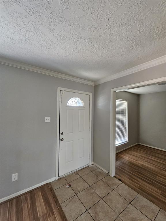 Foto del edificio - 3706 Nutwood Ln