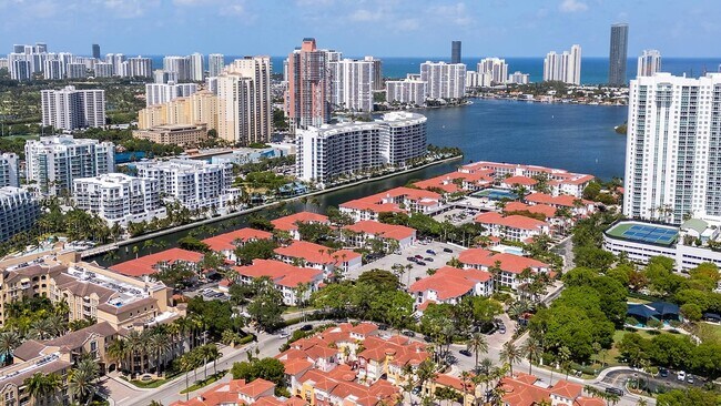 Foto del edificio - 3145 NE 184th St