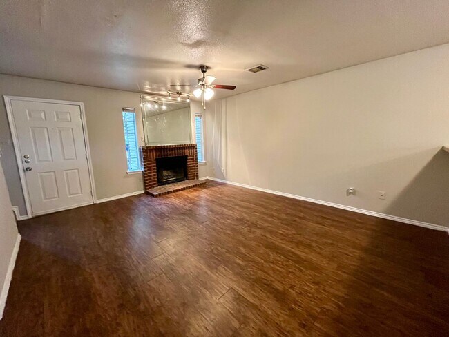 Foto del edificio - 2bed/2.5 bath condo close to downtown