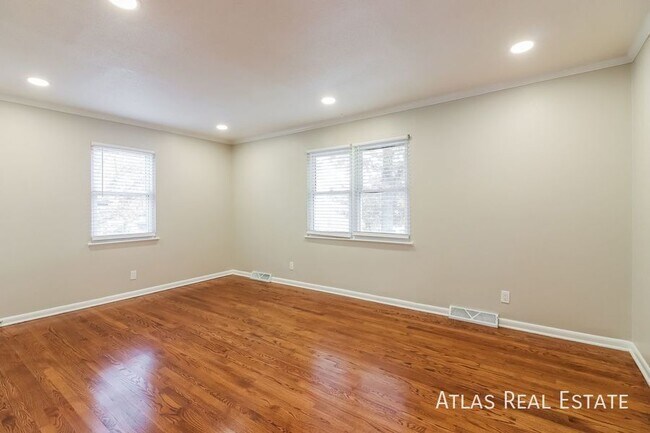 Foto del edificio - 602 NE Darwin St