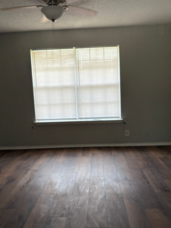 Foto del edificio - 10831 Laurel Creek