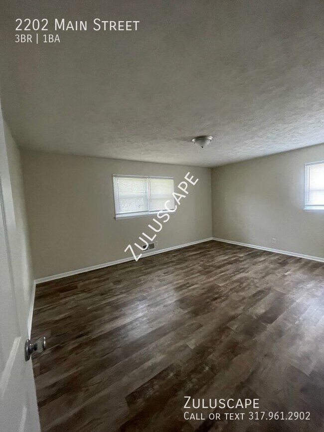 Building Photo - 2202 Main St