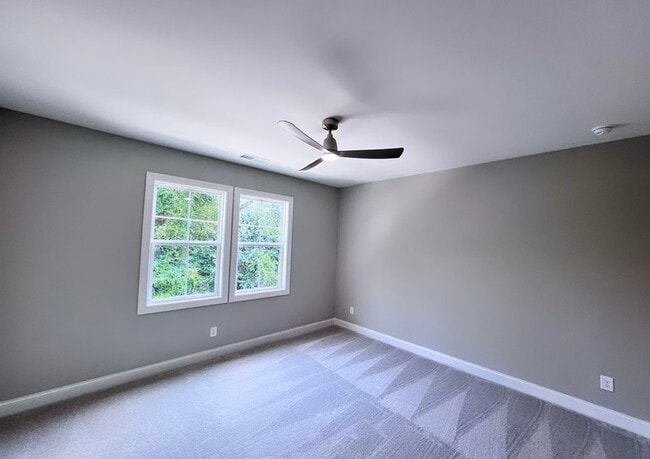 Foto del edificio - 2422 Lakeshore Ln