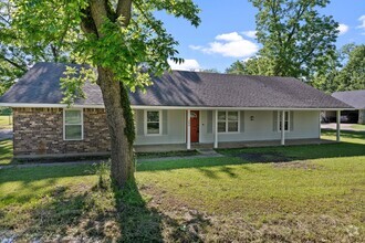Building Photo - 300 Shadow Ridge Dr