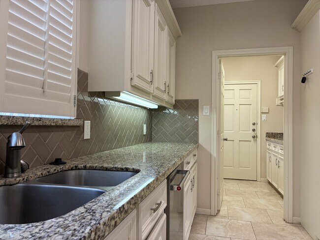 Building Photo - 14439 Reissen Ln
