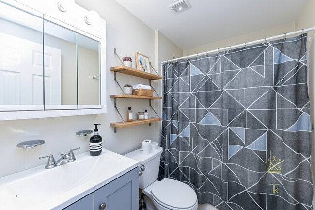 Foto del edificio - 1100 Beacon St