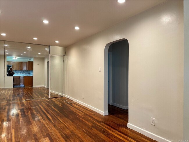 Building Photo - 255-6 73rd Ave