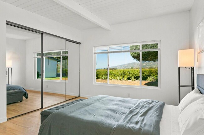Foto del edificio - 29259 Heathercliff Rd