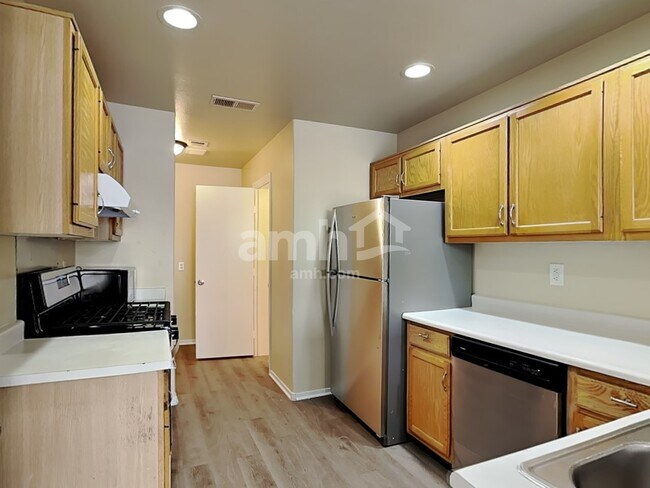 Foto del edificio - 8225 Diamond Star Ct