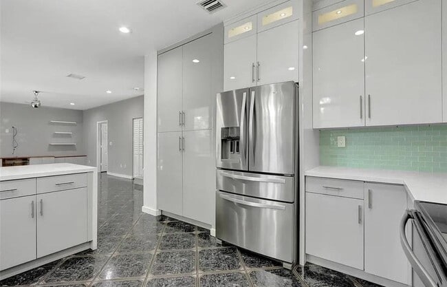 Foto del edificio - 17071 NW 17th St