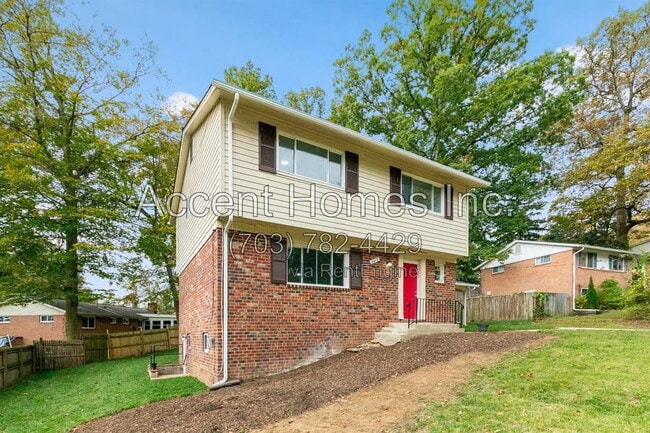 Building Photo - 8613 Kenilworth Dr