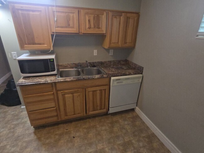 Building Photo - 213 E Coatsville Ave