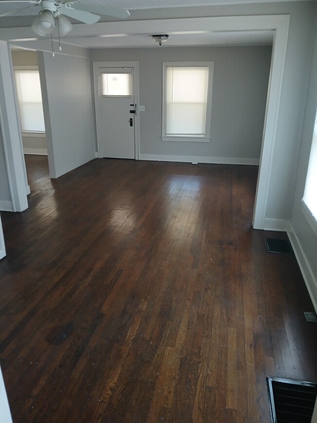 Building Photo - 2517 Essex St