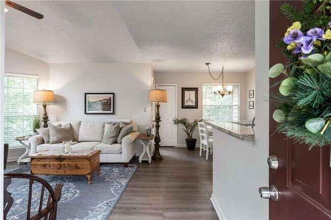 Foto del edificio - 509 Cypress Pointe St