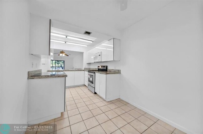 Foto del edificio - 2031 Coral Ridge Dr