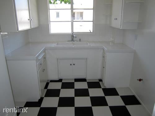 Fotografía del edificio - 419 S Rexford Dr