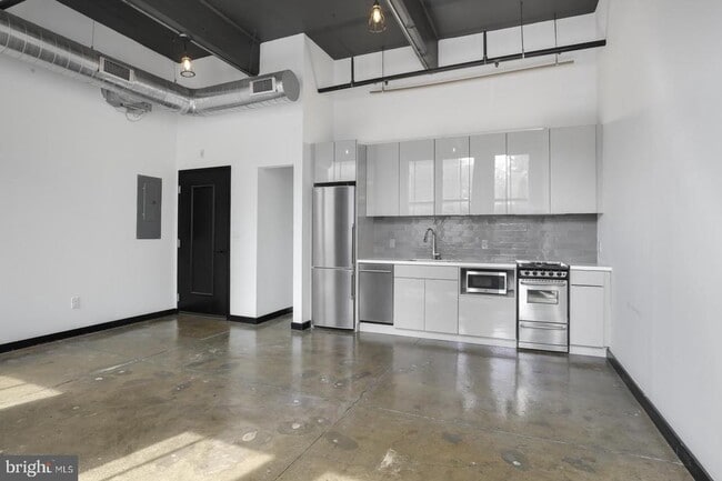Building Photo - 1701 Tulip St